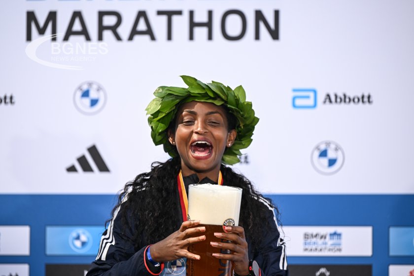Етиопката Тигист Асефа подобри световния рекорд в женския маратон с