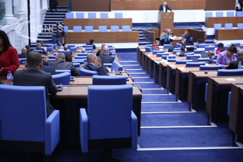 Председателят на Народното събрание Росен Желязков свика извънредни пленарни заседания