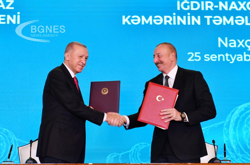 Турският президент Реджеп Тайип Ердоган и азербайджанският му колега Илхам