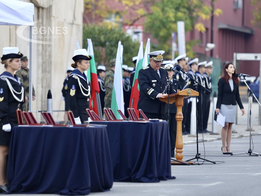 Във Военномедицинска академия се проведе церемония по присвояване на първо