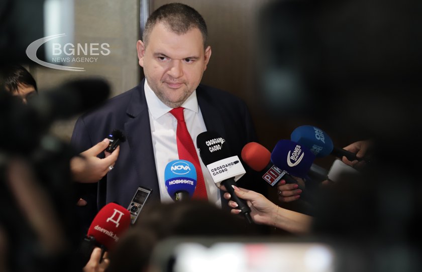 Делян Пеевски вече е съпредседател на парламентарната група на ДПС