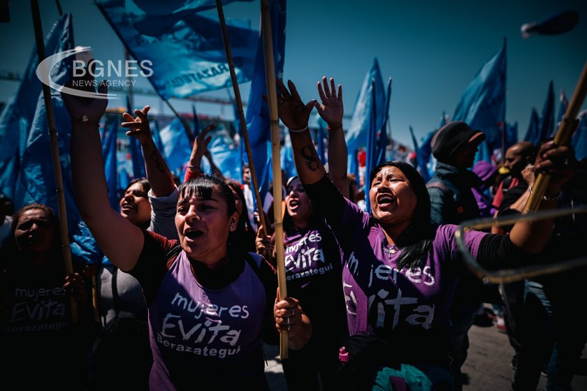 Аржентинците се отправят към урните днес на президентски избори доминирани