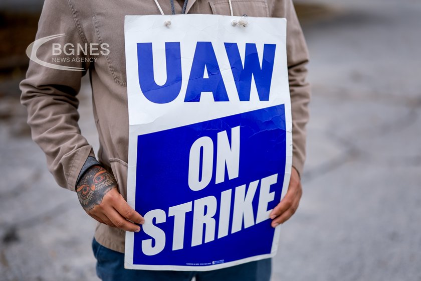 Stellantis и стачкуващият профсъюз United Auto Workers постигнаха предварително споразумение