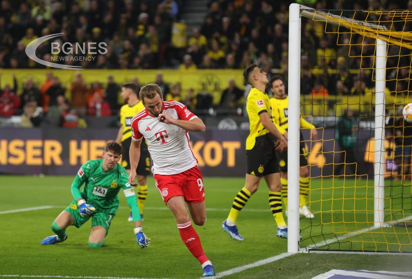 Байерн Мюнхен надигра категорично Борусия Дортмунд с 4:0 като гост