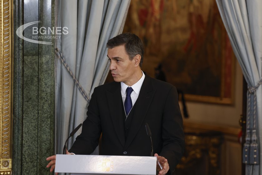 Партията на испанския премиер Педро Санчес е постигнала спорна сделка