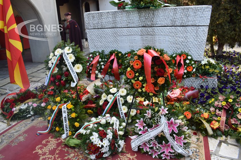 Председателят на Народното събрание Росен Желязков отдаде почит пред тленните