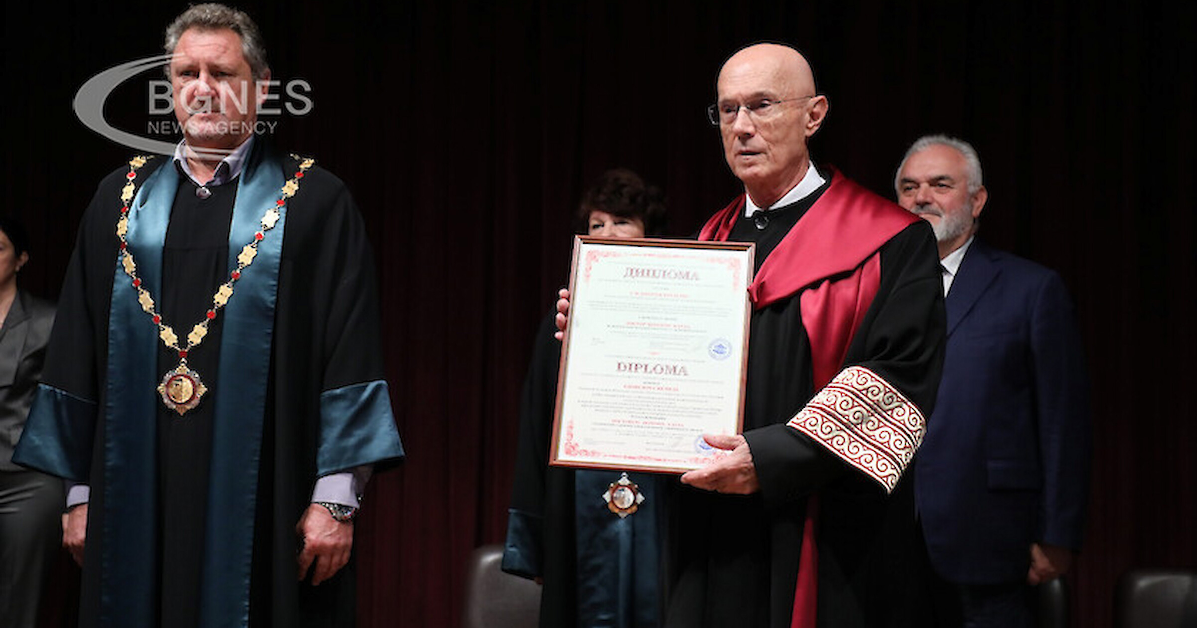 Варненският свободен университет Черноризец Храбър удостои Джордж Кремлис - почетен