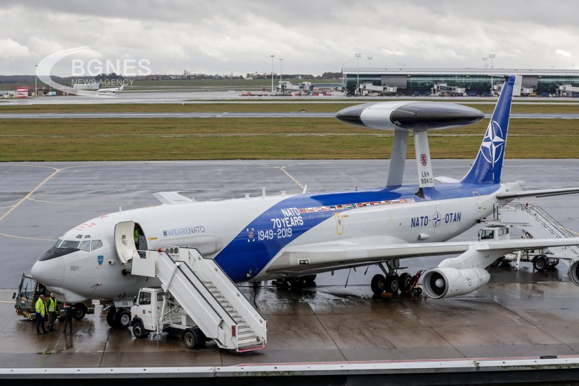 НАТО ще закупи шест самолета Boeing които да заменят остарелия