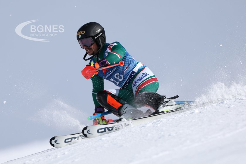 Най добрият български скиор Алберт Попов започна по силен начин новия