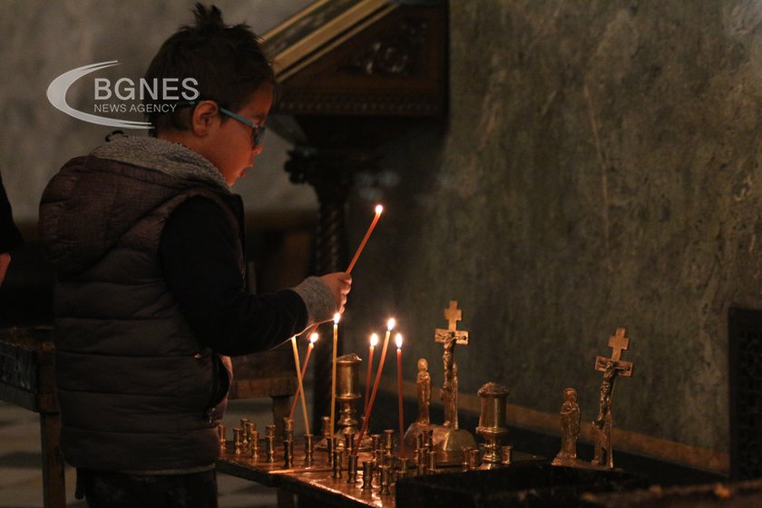 На 21 ноември Светата Православната църква чества празника Въведение Богородично