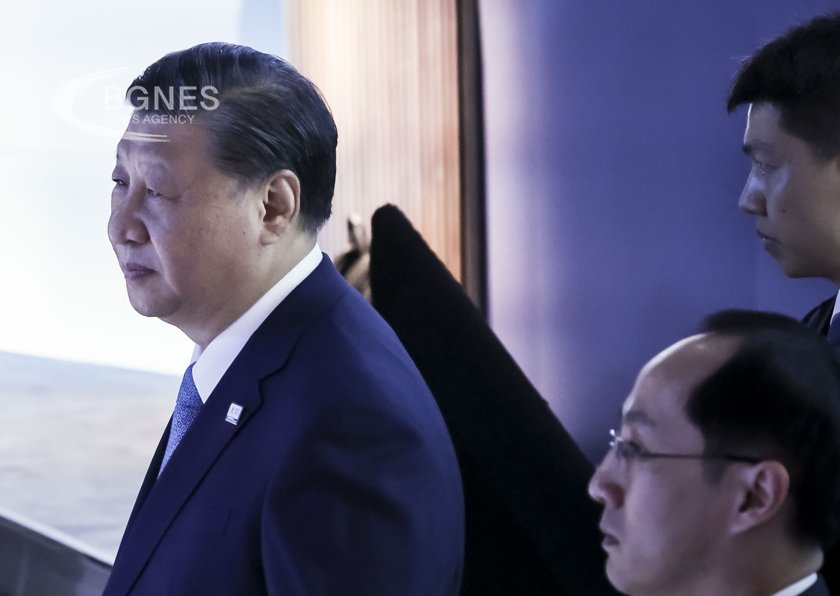 Китайският президент Си Дзинпин призова за свикване на международна мирна