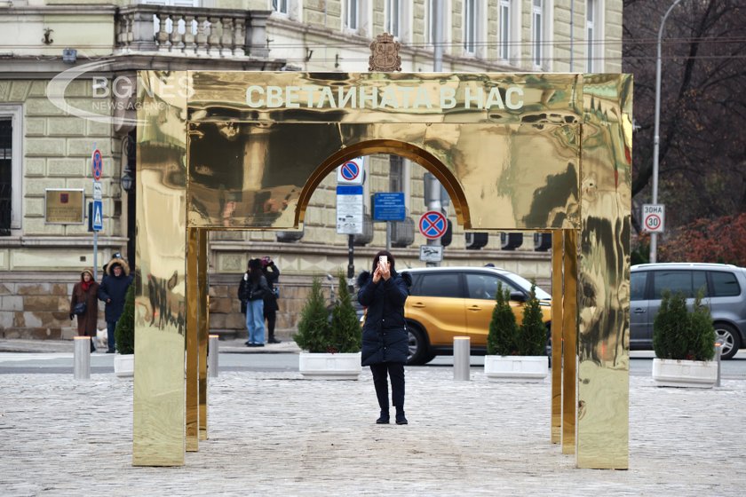 Столична община ще премахне арката пред храм Св Александър Невски Тя