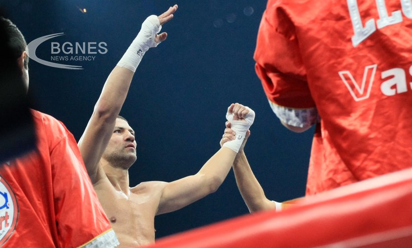 Тервел Пулев записа победа №18 на професионалния ринг Българският боксьор