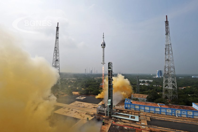 Индия изстреля успешно в космоса ракетата носител PSLV C58 която изведе
