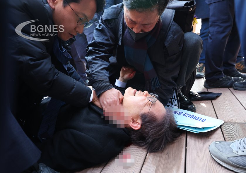 Лидерът на южнокорейската опозиционна партия Лий Дже Мюн беше намушкан