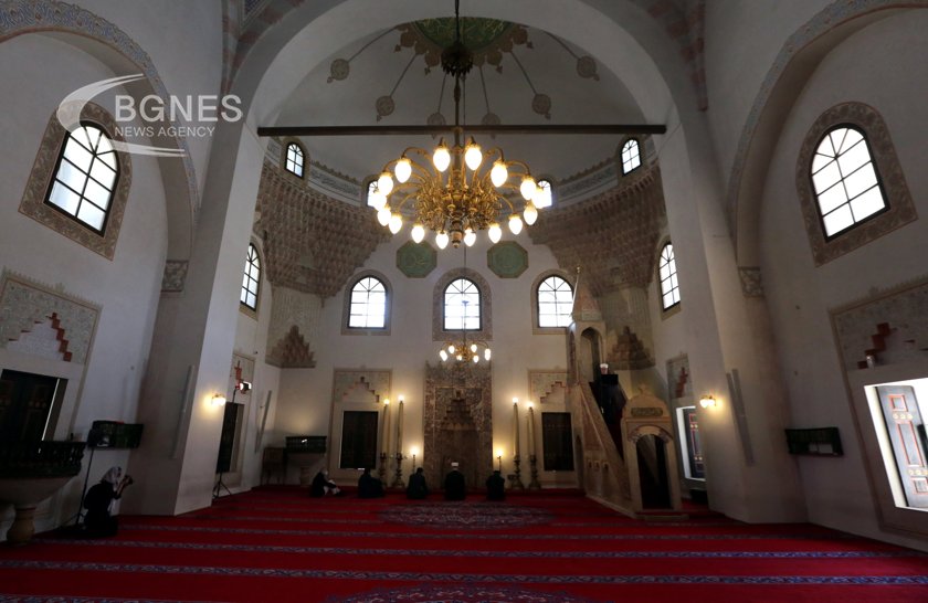 Медресето Гази Хюсрев бей, едно от най-ценните османски наследства, разположено