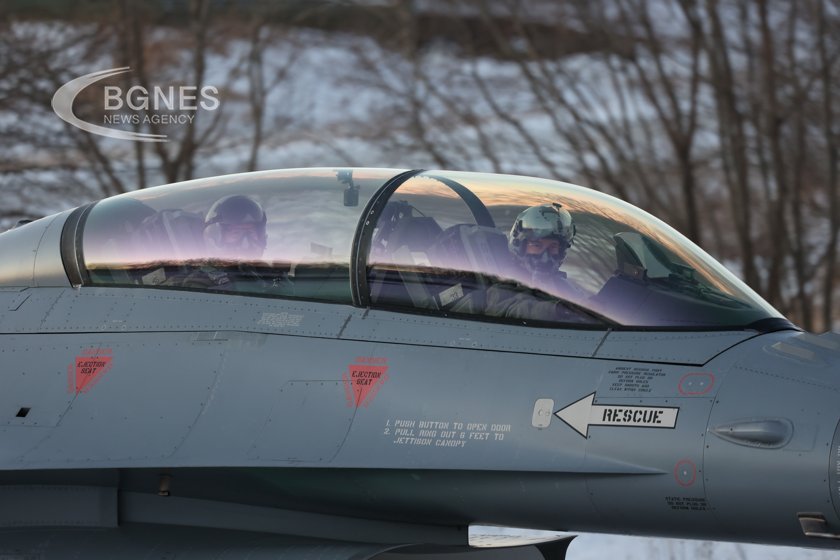 Дарението на Дания за Украйна на бойни самолети F 16 ще