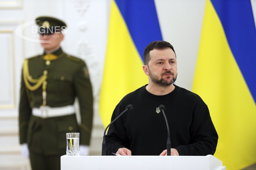 Украинският президент Володимир Зеленски предупреди че всякакви паузи в защитата