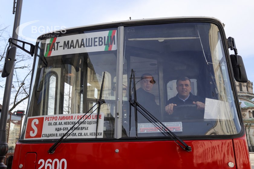 Реставрирани автобуси от легендарните за столичния градски транспорт марки Мерцедес