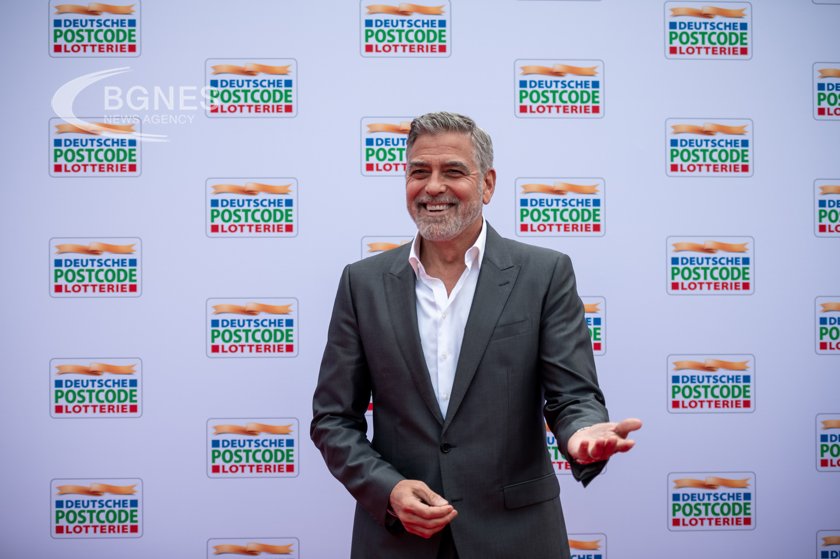 Джордж Клуни се забавлява повече зад камерата отколкото пред нея 62 годишната