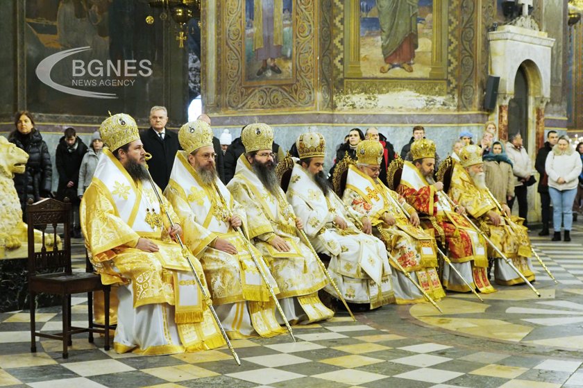 Молебен за именния ден на българския патриарх Неофит беше отслужен