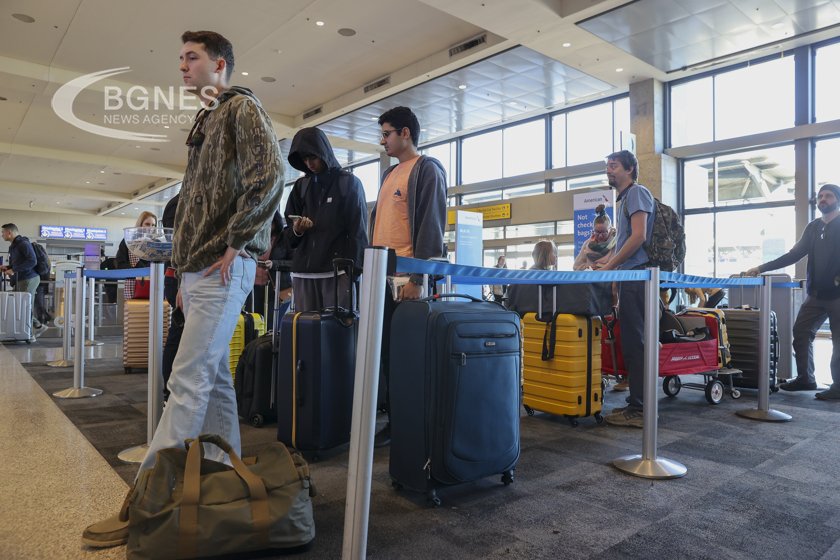 На швейцарските летища ще бъдат премахнати паспортните проверки на хората