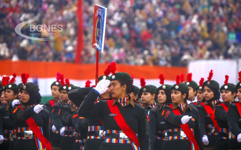 Индия празнува 75 ия си Ден на републиката с колоритен парад