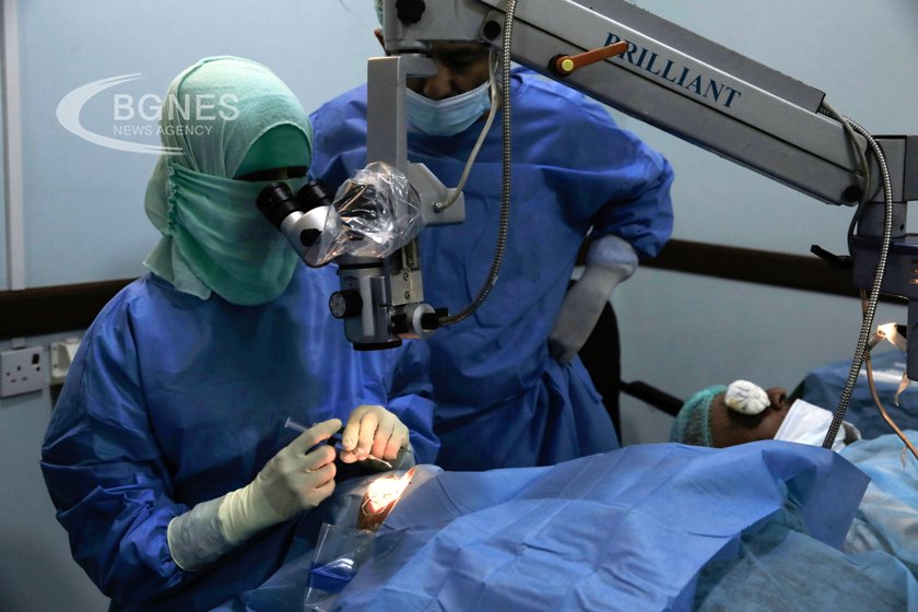 Във Великобритания лекар заспа по време на хирургическа операция съобщи