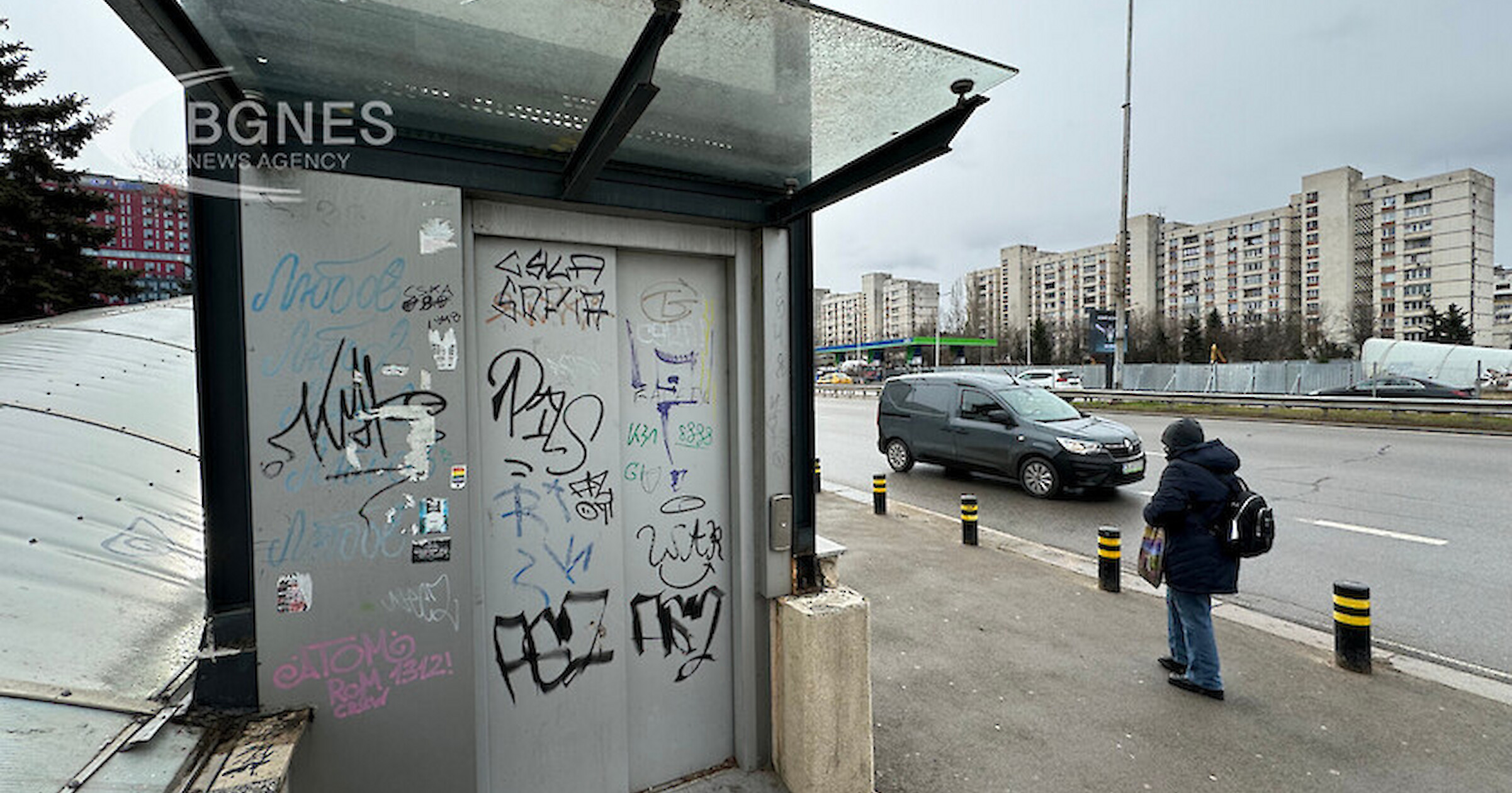 Неработещ асансьор превръща пресичането на бул Цариградско шосе в истинско