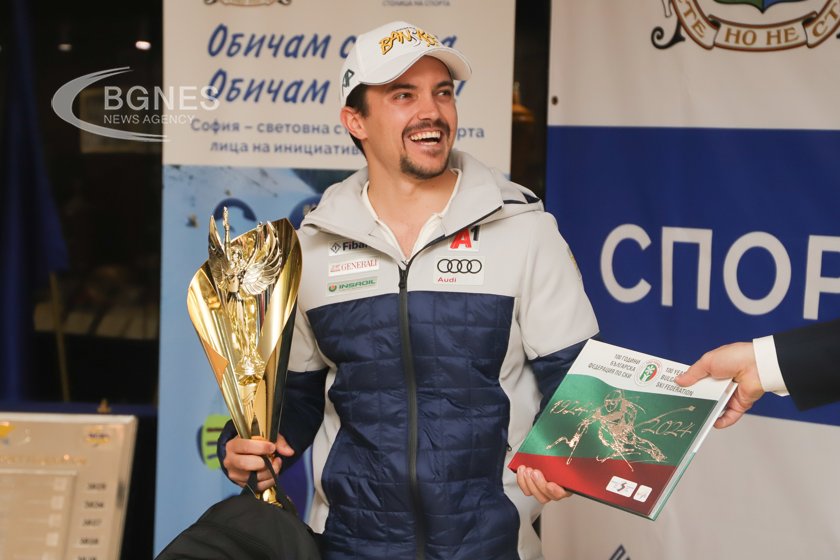 Алберт Попов бе отличен за Спортист №1 на София за