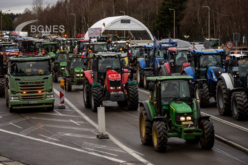 Няколко хиляди чешки фермери се събраха на гранични контролно пропускателни пунктове