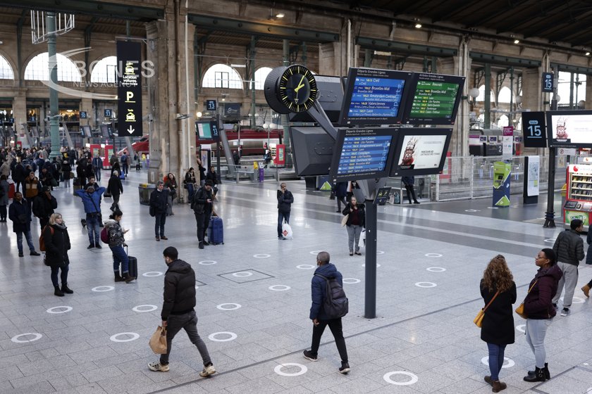 От влак на столичната гара Gare du Nord е открадната