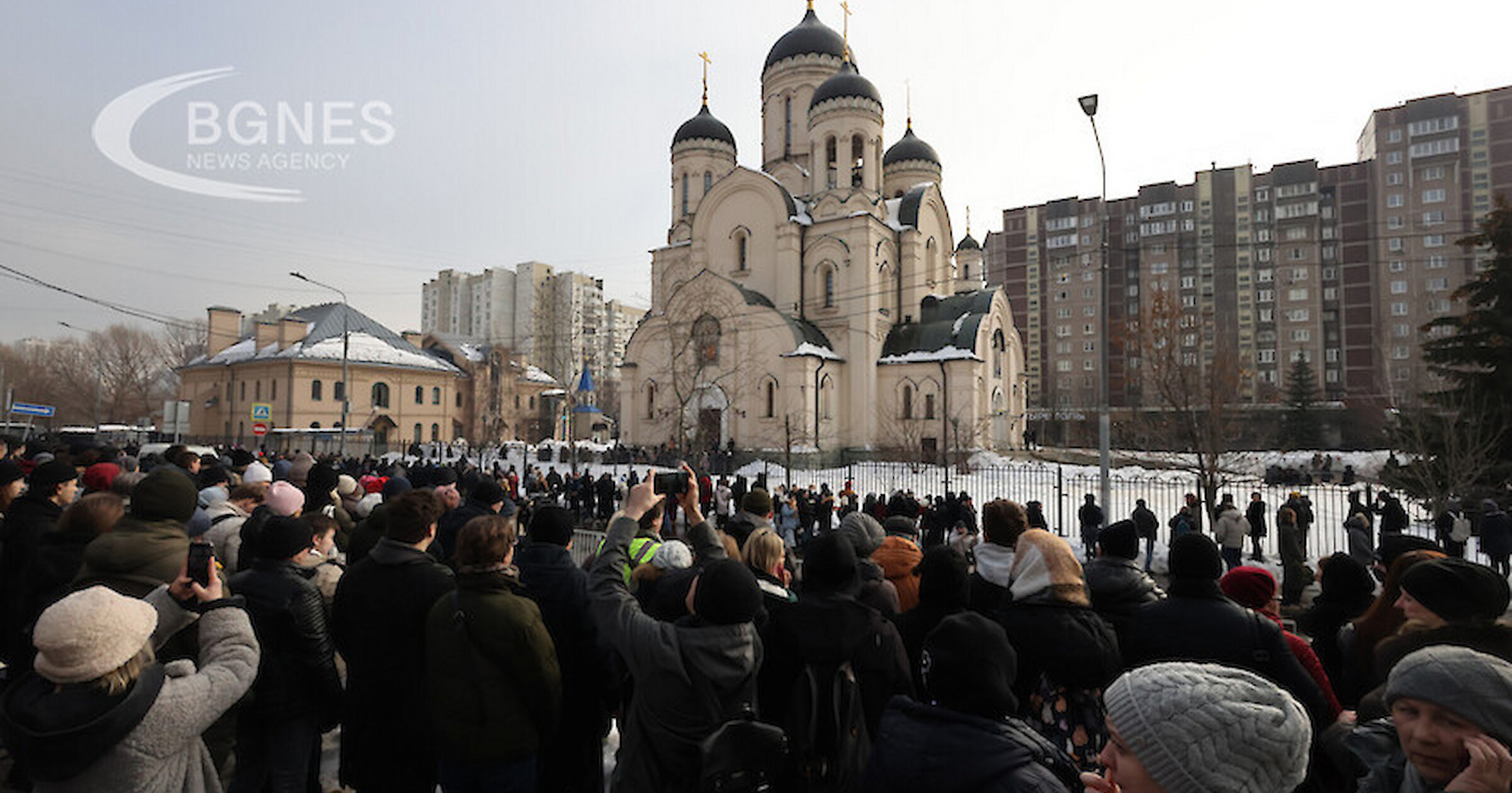 Хиляди опечалени се събраха край църквата Икона на Богородица Утолителка