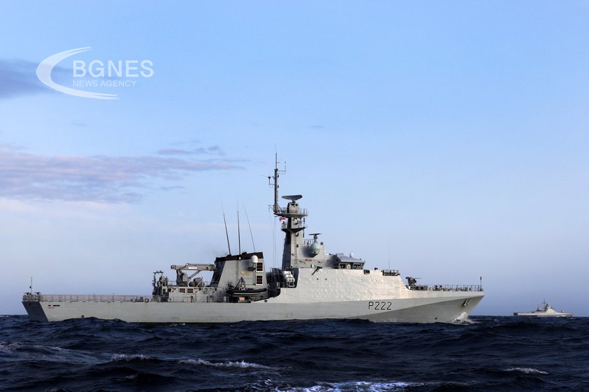 Украйна заяви че е повредила руски военен патрулен кораб в