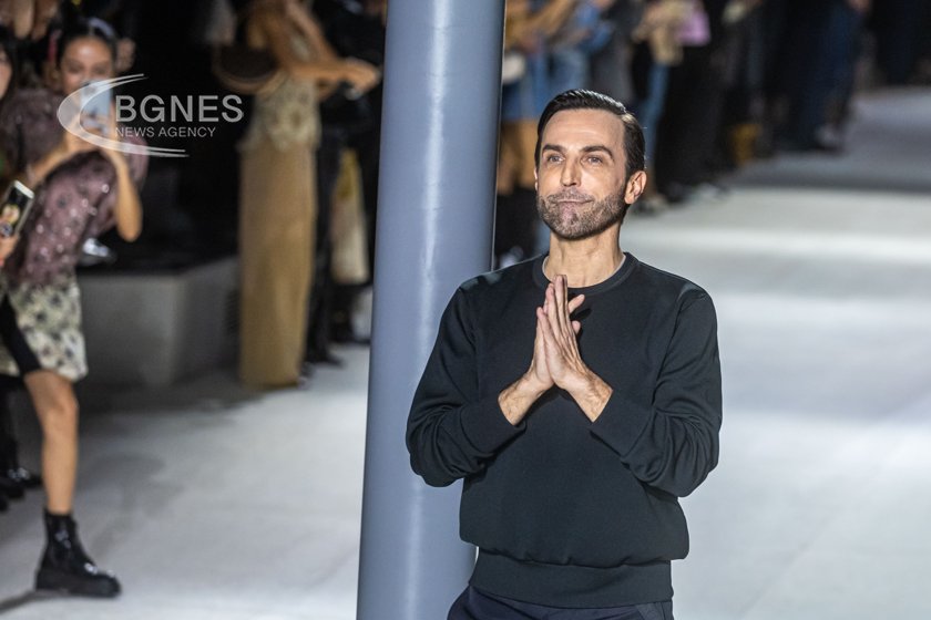 Артистичният директор на Louis Vuitton Никола Гескиер представи своето десето