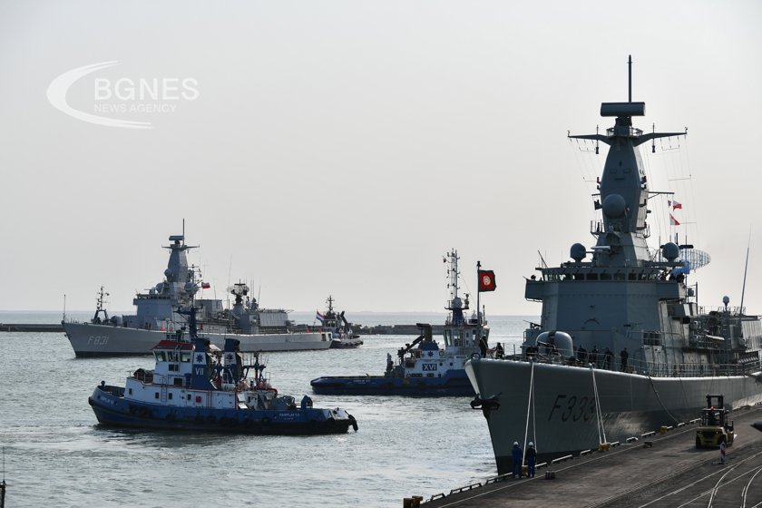 Нидерландия ще изпрати фрегата с 200 военнослужещи в Червено море