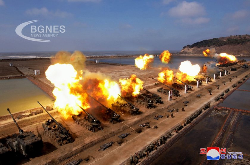 Севернокорейският лидер Ким Чен Ун ръководи артилерийска стрелба на Корейската