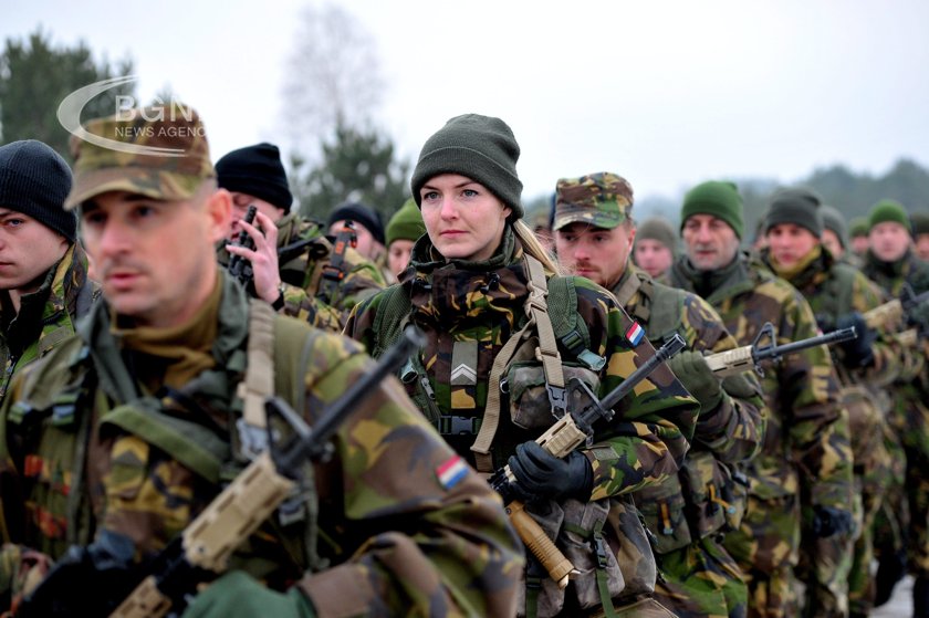 Дания планира да призове жени за военна служба разкри датското