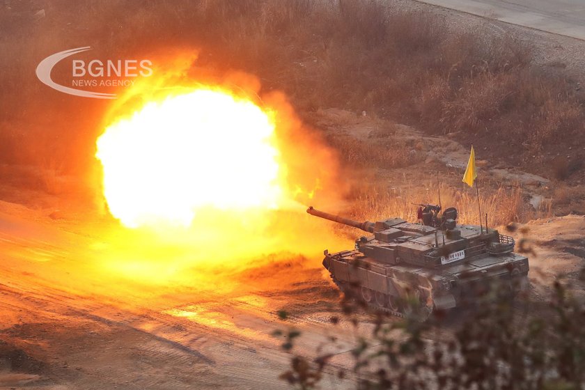 Севернокорейският лидер Ким Чен Ун управляваше основен боен танк от