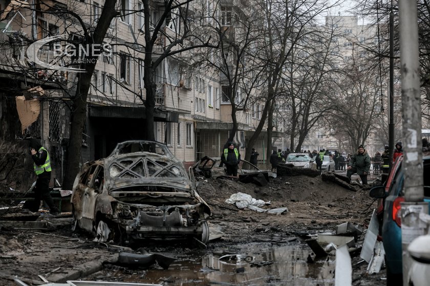 Няколко експлозии прозвучаха в центъра на украинската столица Киев Те