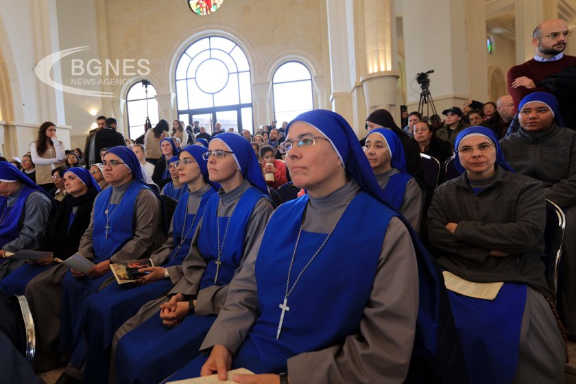 Група пеещи монахини от Съсекс заявиха, че са шокирани от