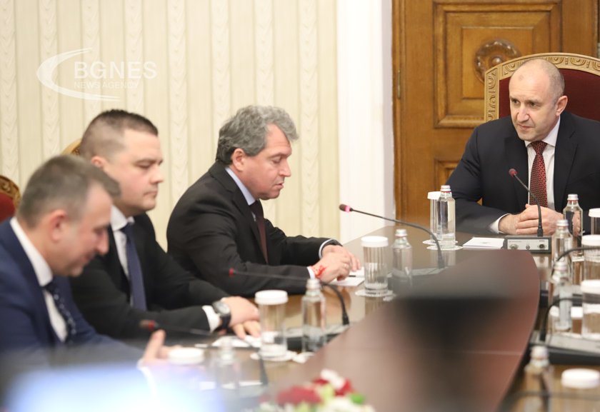 Румен Радев ще връчи третия мандат за съставяне на правителство