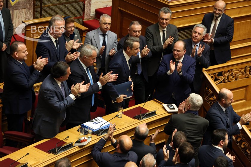 На 28 март консервативното правителство на Гърция оцеля след предложение