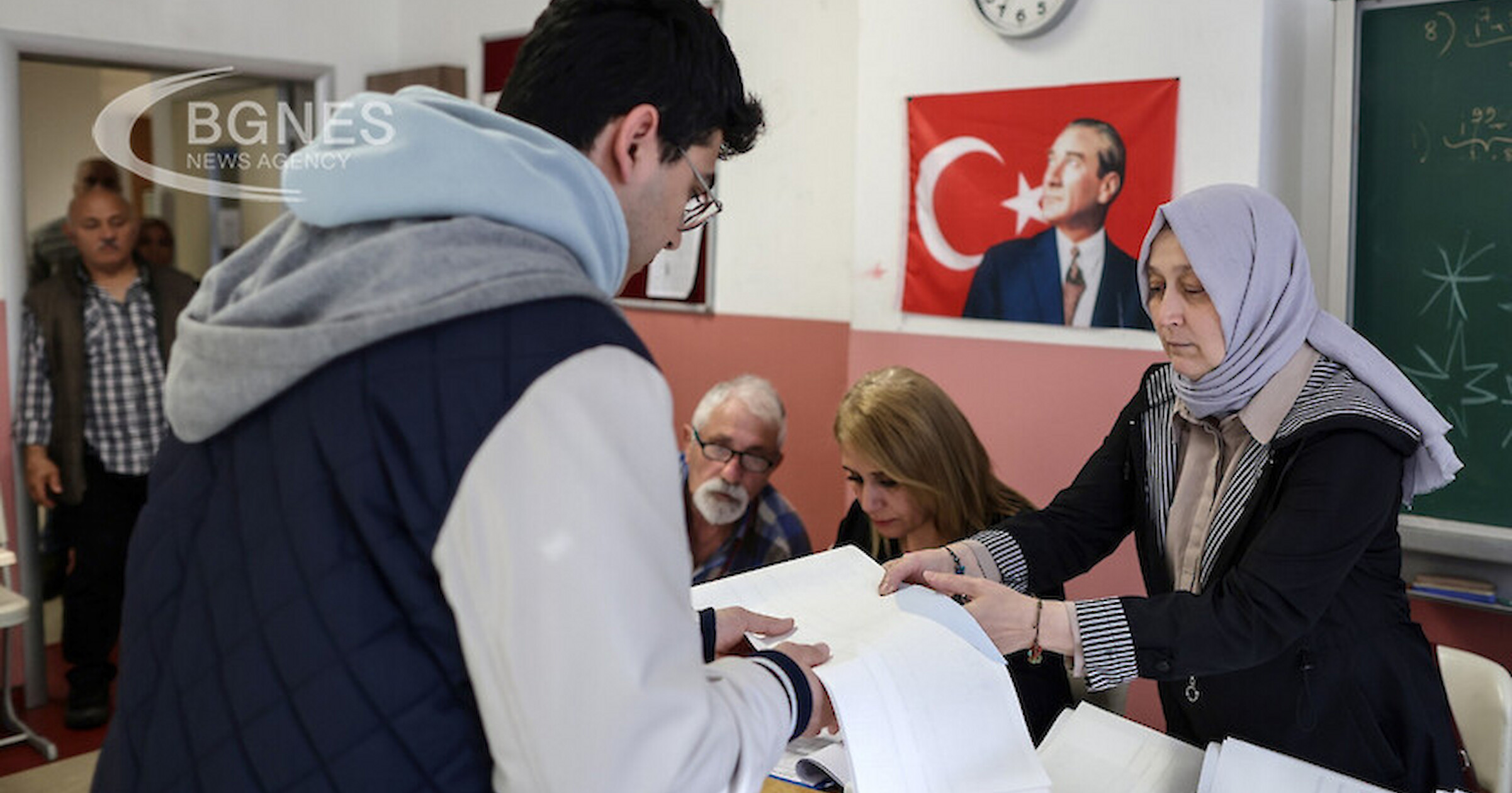 Основната турска опозиционна формация Републиканската народна партия РНП изравнява Партията