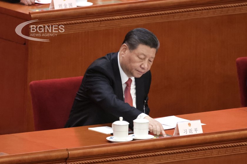 Китайският президент Си Дзинпин похвали връзките с Индонезия като изложи