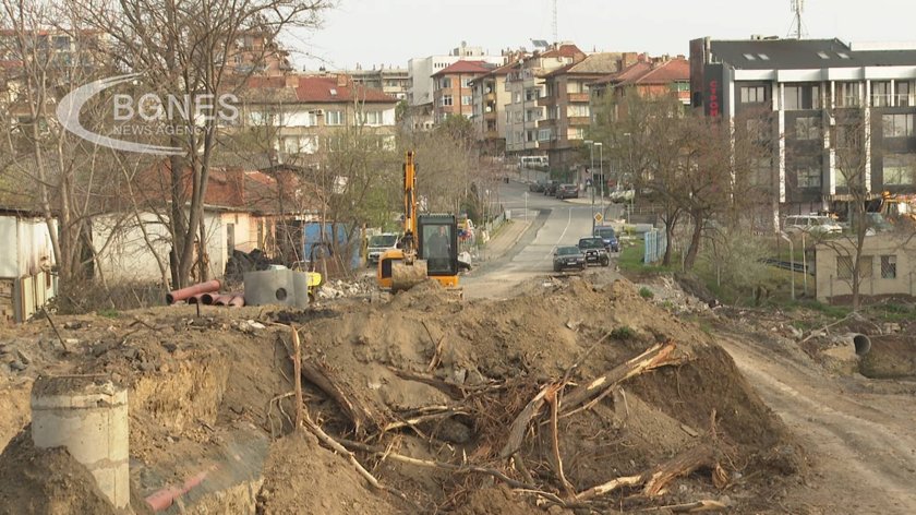 Започва изграждането на моста в Царево, на който четирима души