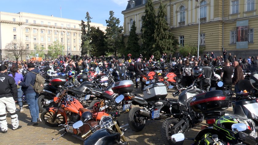 Близо 20 хиляди мотористи от цялата страна се събраха в