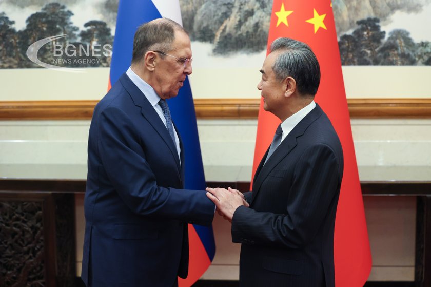 Китайският първи дипломат заяви че Пекин ще засили стратегическото сътрудничество
