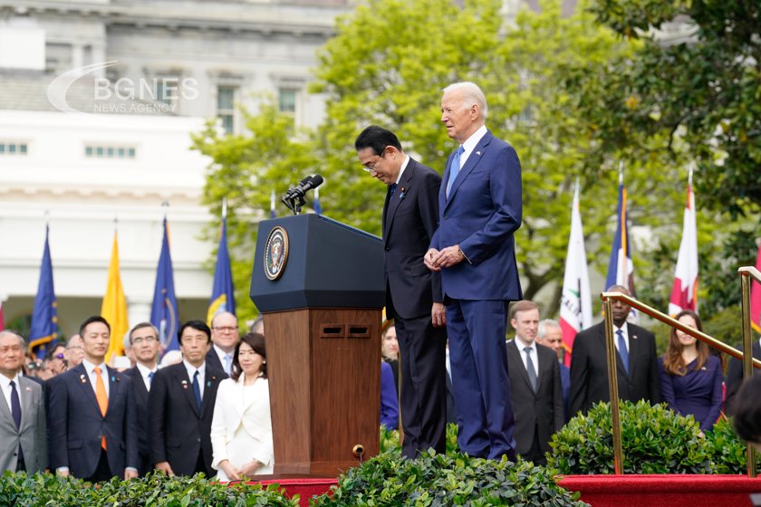 Президентът Джо Байдън приветства неразрушимите американско японски връзки когато посрещна министър председателя