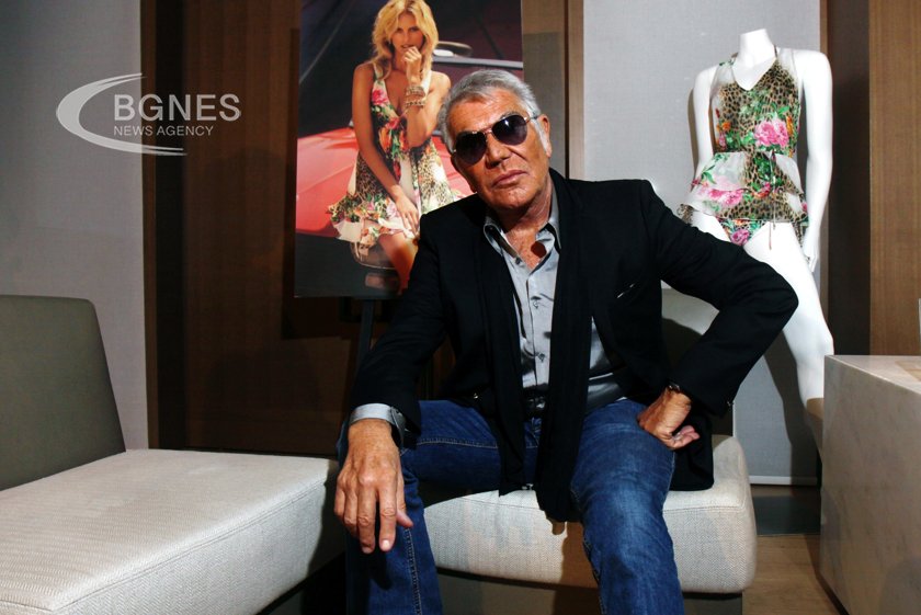 Италианският моден дизайнер Роберто Кавали почина на 83-годишна възраст, предаде